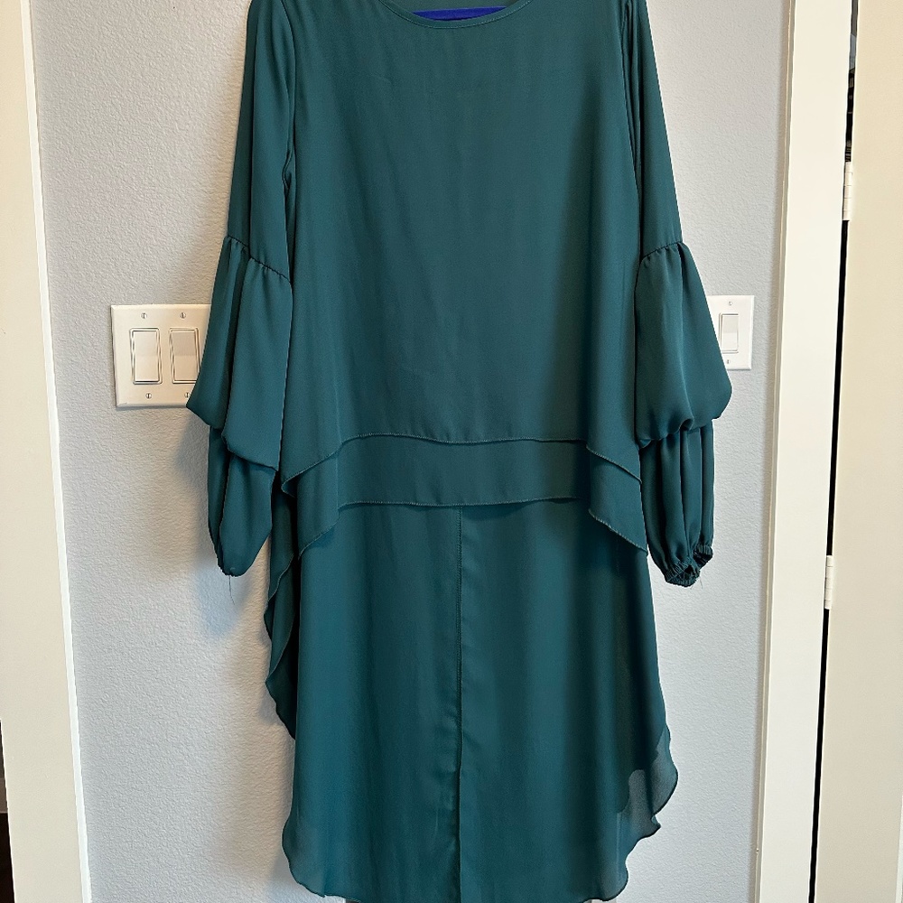 Unique High/Low Green/Teal Top (Size M)